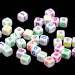 Műanyag gyöngyök betűkkel és számokkal kocka 6 mm