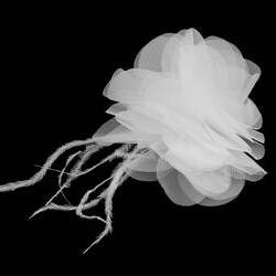 Sifon virág gyöngyökkel varrásra, ragasztásra, díszítéshez Ø8-9 cm