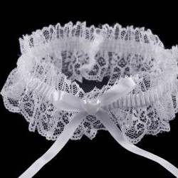 Menyasszonyi harisnyakötő csipkés szélessége 5 cm szívekkel